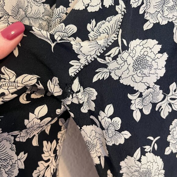 Brandy Melville Black and White Floral Joggers Women - Picture 10 of 10